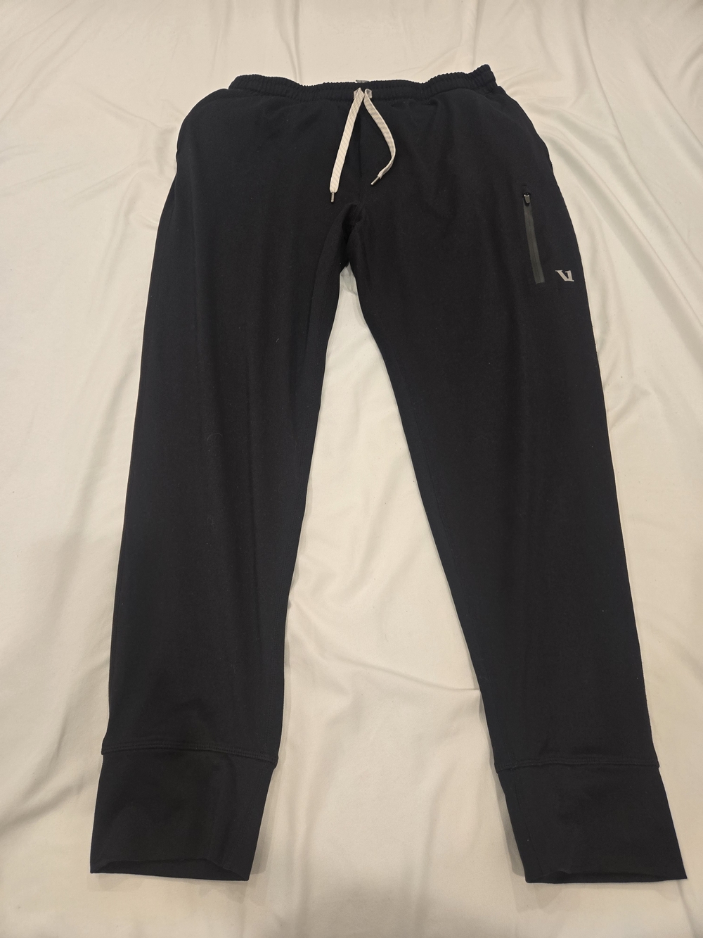 Vuori Black Men's Jogger Sweatpants with Contrast Drawcord